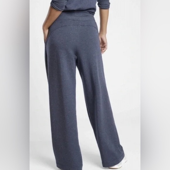 Athleta Wide Leg Pants Sz Medium - Picture 2 of 4